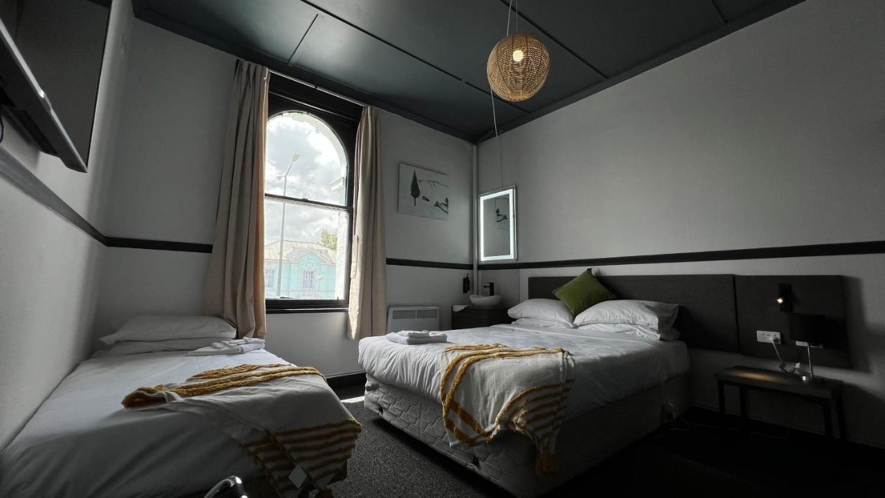 Hotel Railway *
